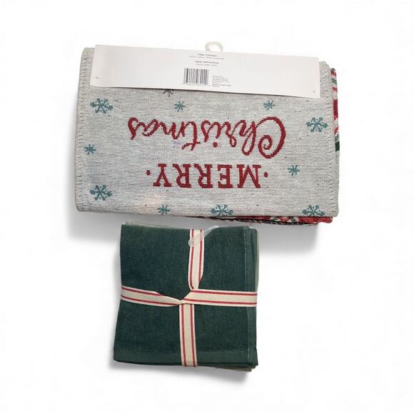 Plaid Christmas Tapestry Table Runner 13x68" & 4 Pc Velour Washcloth Set Bundle - Picture 2 of 3